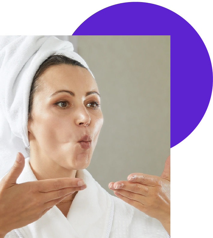 Pratique de la gymnastique faciale