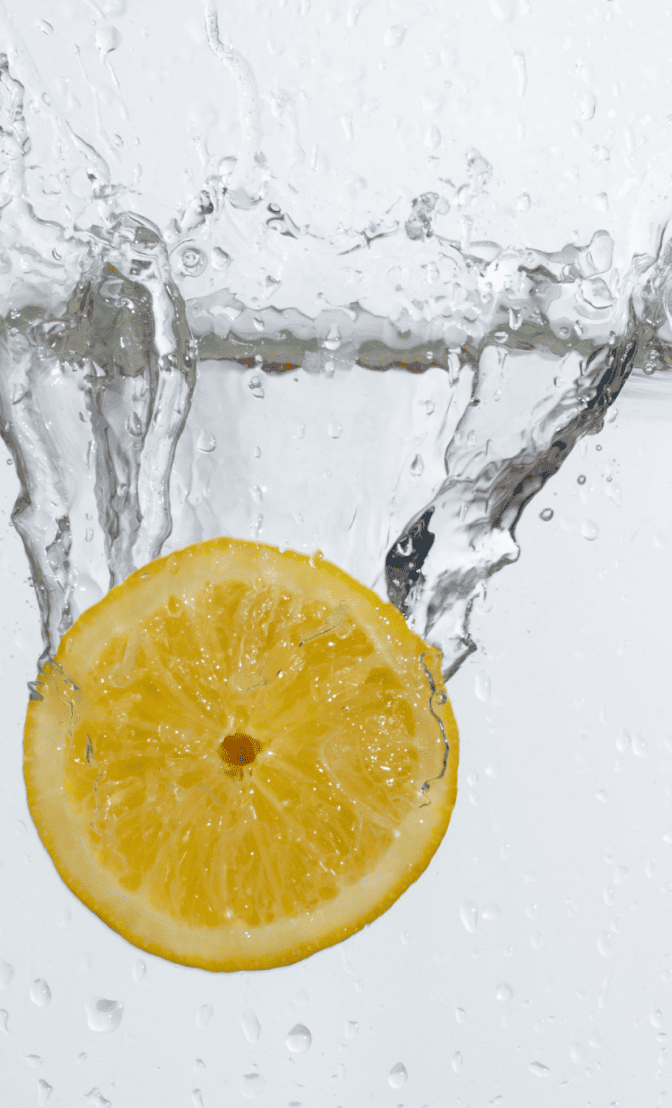 eau aromatisée au citron afin d'éliminer les amas graisseux localisés et la cellulite