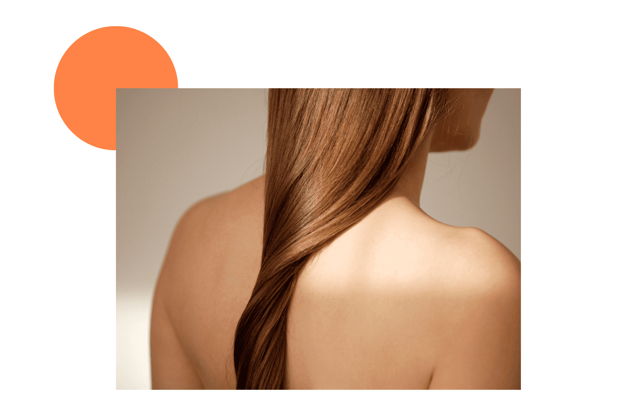 femme blonde avec des cheveux soyeux