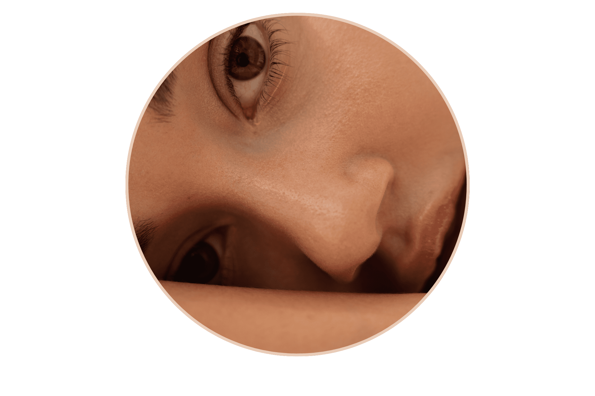 femme avec une peau terne