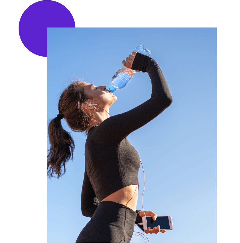 femme avec coiffure trop serrée qui cause l'alopécie de traction