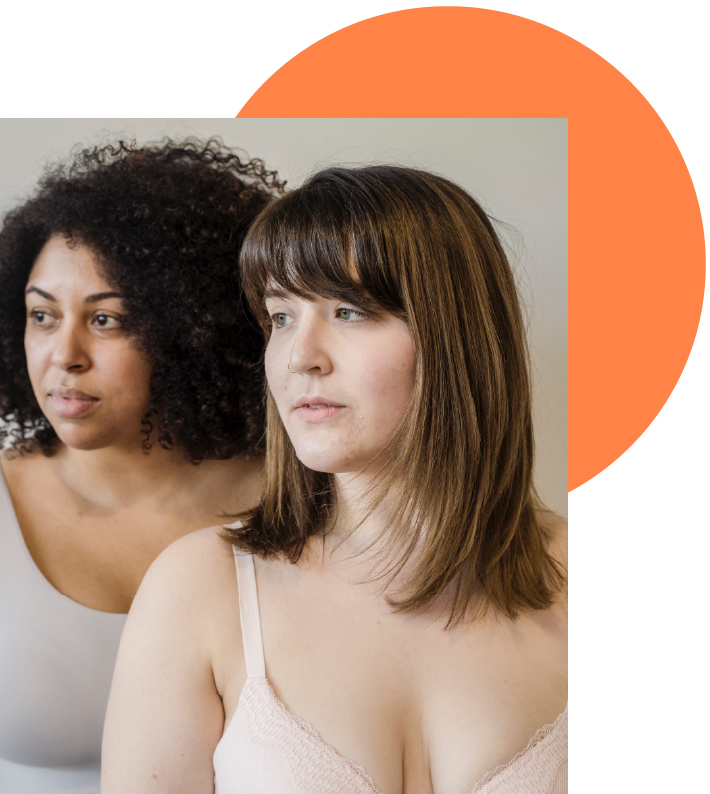 deux femmes et vergetures sur seins